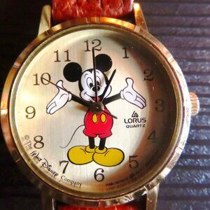 Vintage 80's LORUS WALT DISNEY MICKEY MOUSE WATCH Quartz Leather Band Unisex